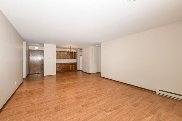 125 N University DRIVE #326, West Bend, WI 53095