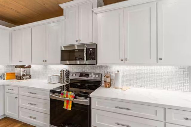 970 Pelican Lane, Crystal Beach, TX 77650