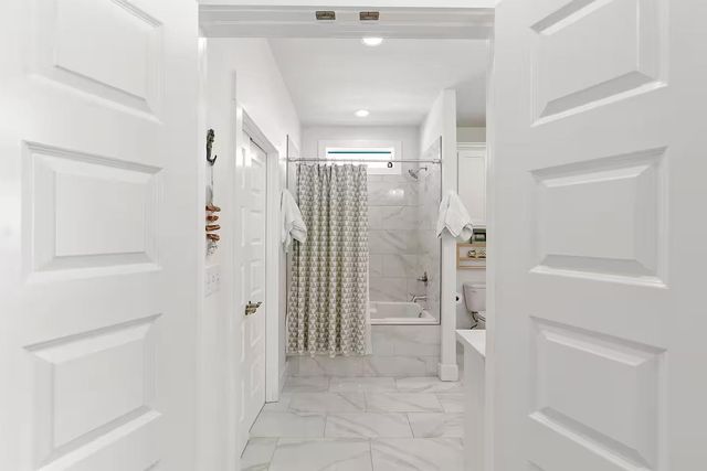 970 Pelican Lane, Crystal Beach, TX 77650