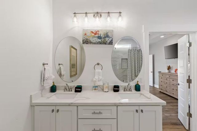 970 Pelican Lane, Crystal Beach, TX 77650