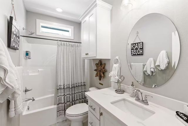 970 Pelican Lane, Crystal Beach, TX 77650