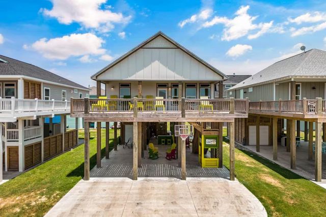 970 Pelican Lane, Crystal Beach, TX 77650