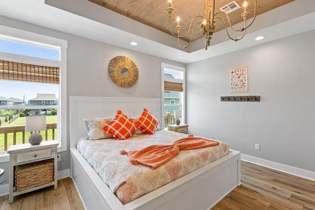 970 Pelican Lane, Crystal Beach, TX 77650