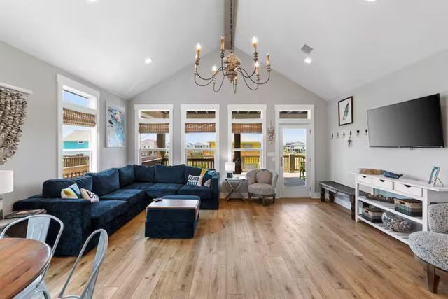 970 Pelican Lane, Crystal Beach, TX 77650