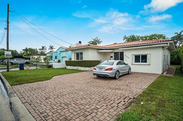 9248 Dickens Ave, Surfside, FL 33154