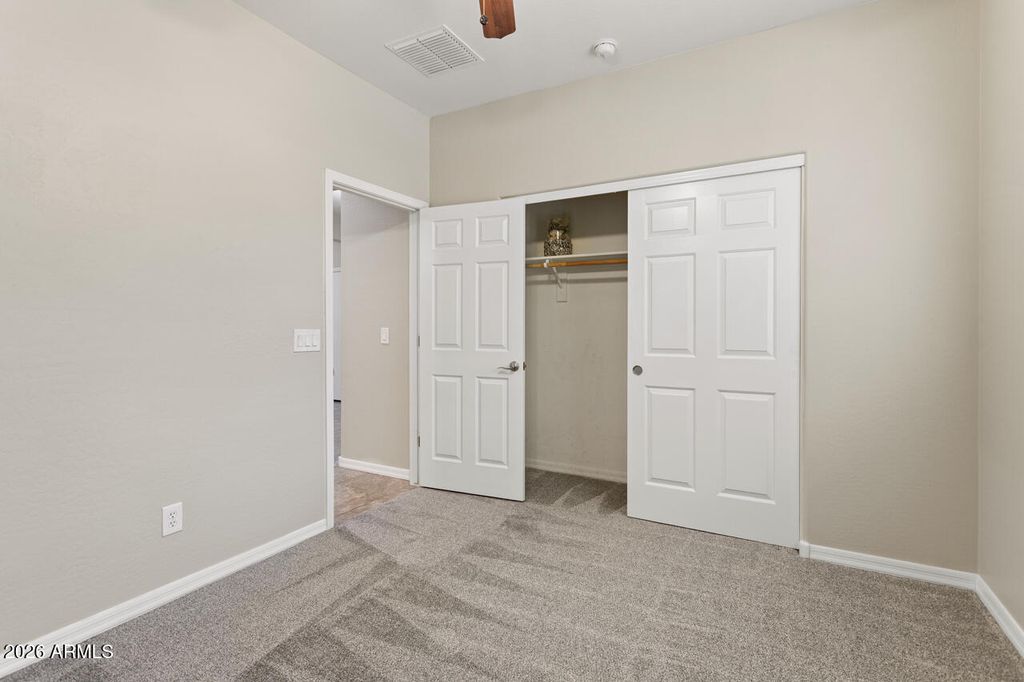 Image 25 of property listing at 15586 W JENAN Drive, Surprise, AZ 85379