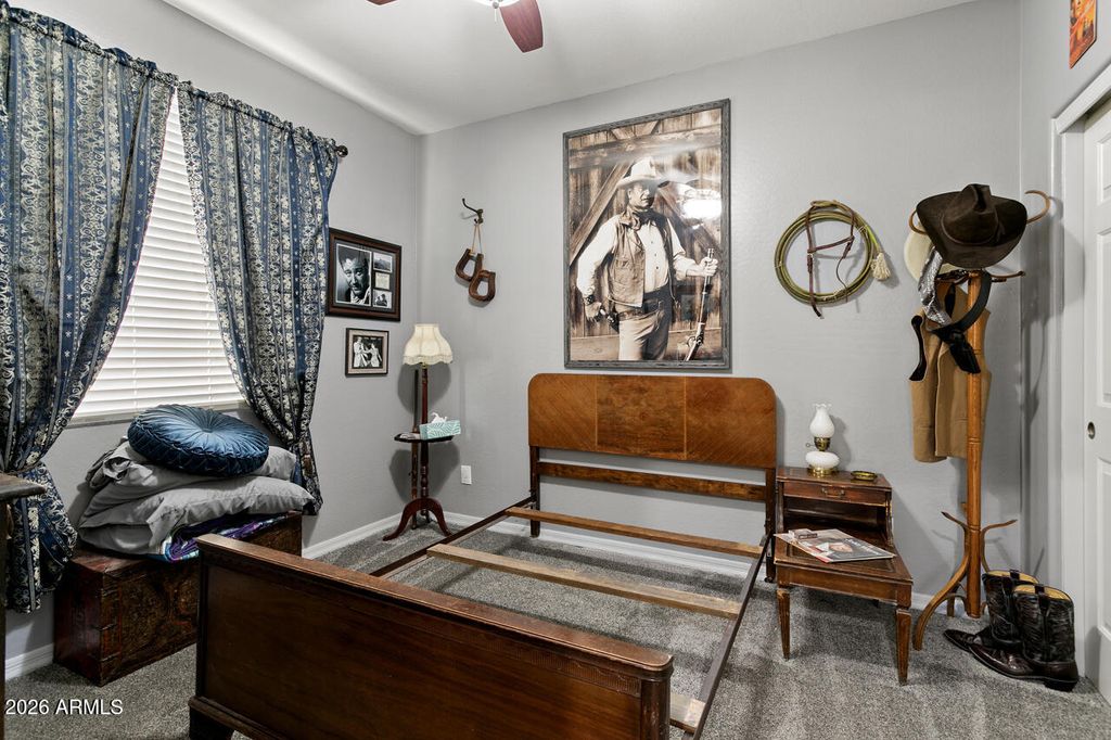 Image 27 of property listing at 15586 W JENAN Drive, Surprise, AZ 85379