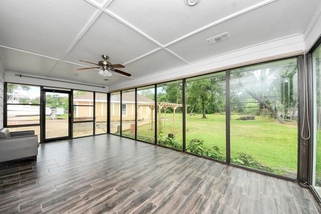 2514 Loganberry Circle, Seabrook, TX 77586