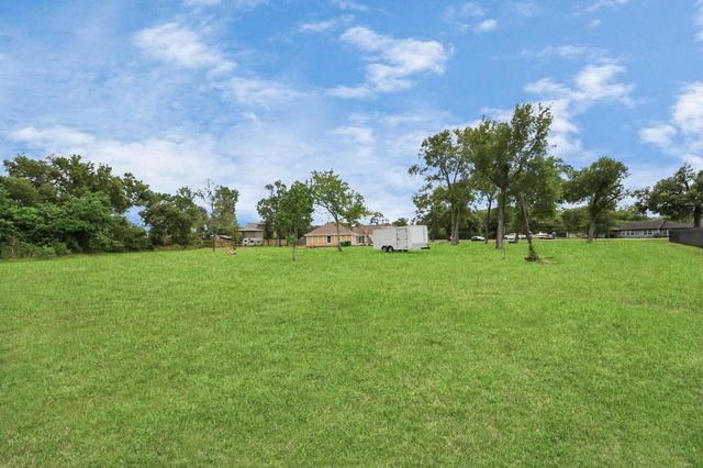 2514 Loganberry Circle, Seabrook, TX 77586