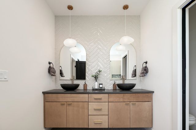 4521 N Bluestem, Maize, KS 67101