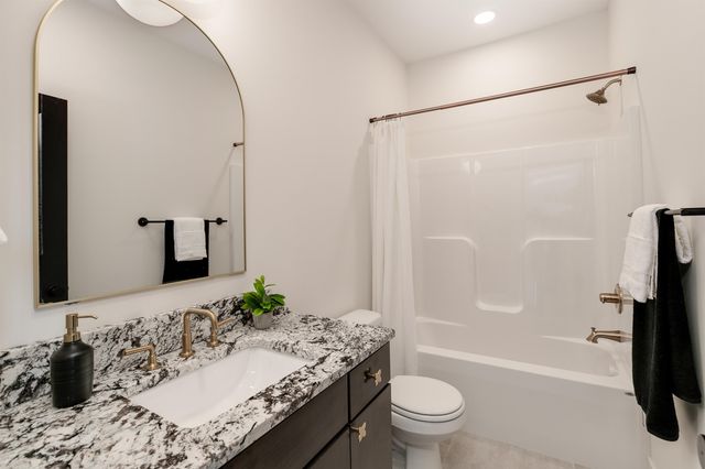 4521 N Bluestem, Maize, KS 67101