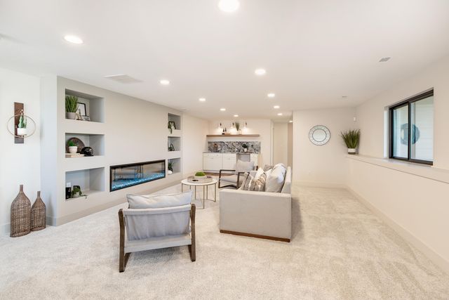 4521 N Bluestem, Maize, KS 67101