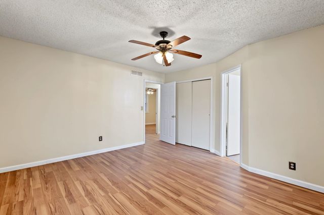 4431 N Auburn St, Bel Aire, KS 67220