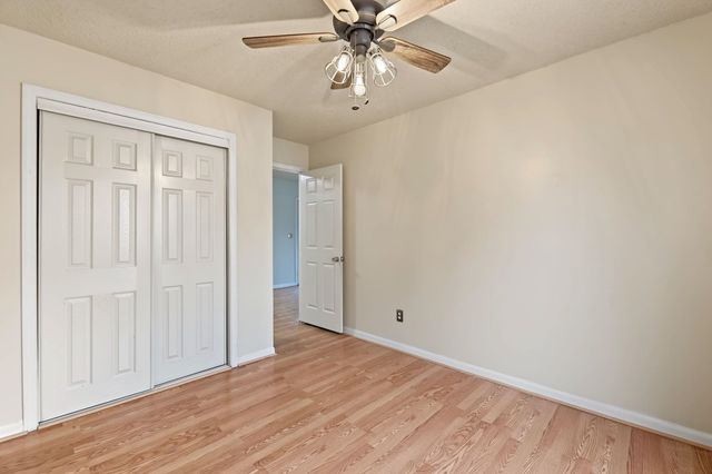 4431 N Auburn St, Bel Aire, KS 67220