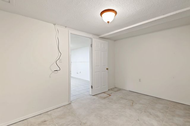4431 N Auburn St, Bel Aire, KS 67220