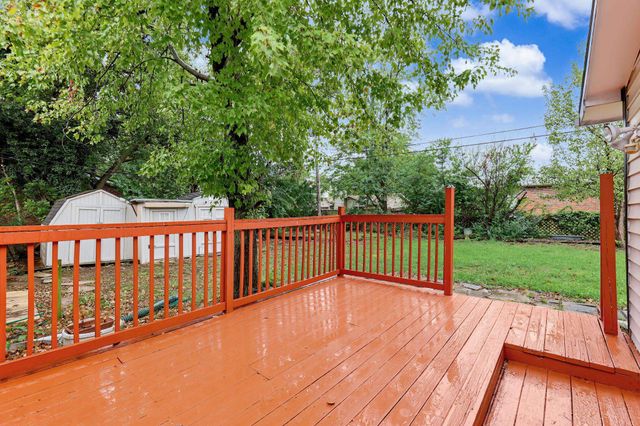 4431 N Auburn St, Bel Aire, KS 67220