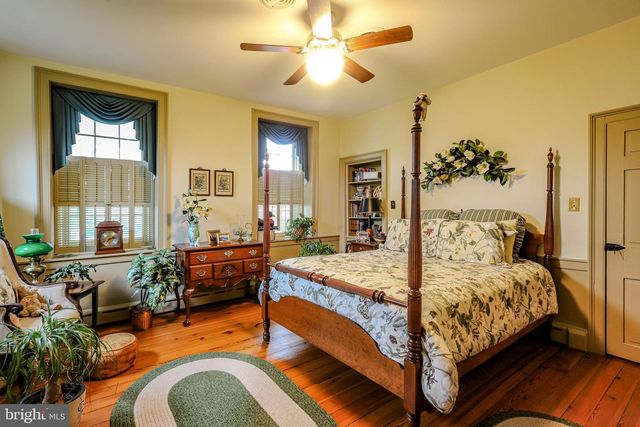 5645 GREENVILLAGE ROAD, Chambersburg, PA 17202