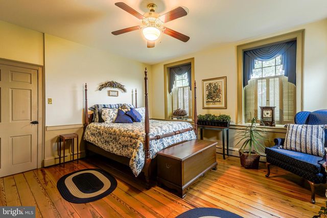 5645 GREENVILLAGE ROAD, Chambersburg, PA 17202