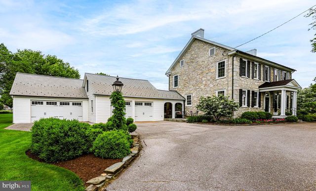 5645 GREENVILLAGE ROAD, Chambersburg, PA 17202