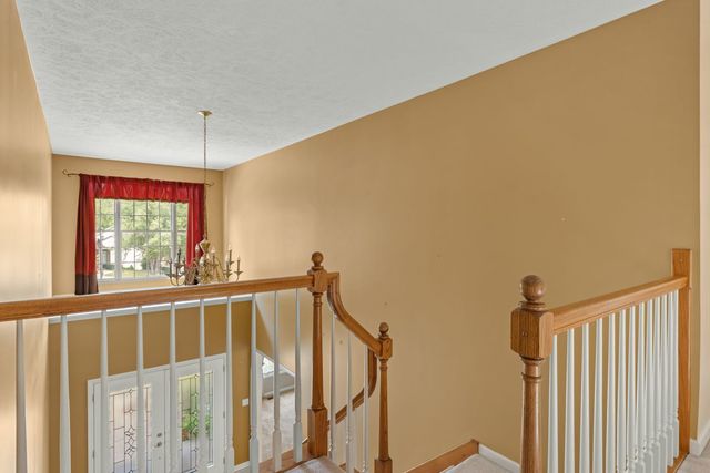 1385 Old Freeport Place, Bettendorf, IA 52722