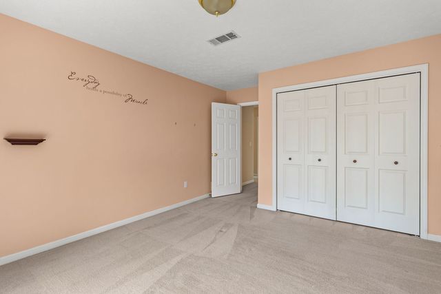 1385 Old Freeport Place, Bettendorf, IA 52722
