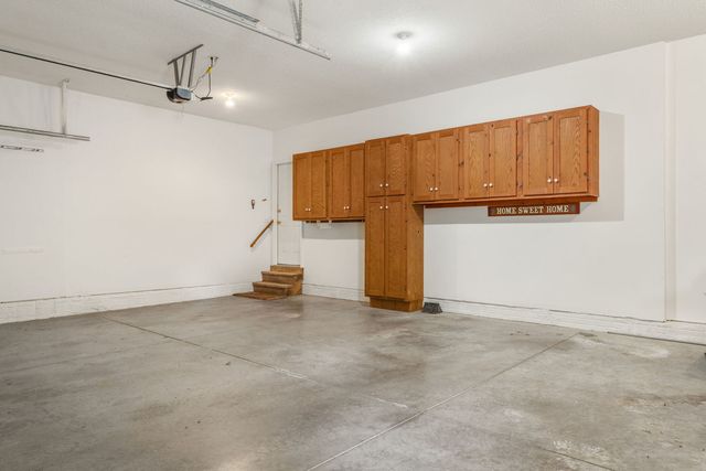 1385 Old Freeport Place, Bettendorf, IA 52722