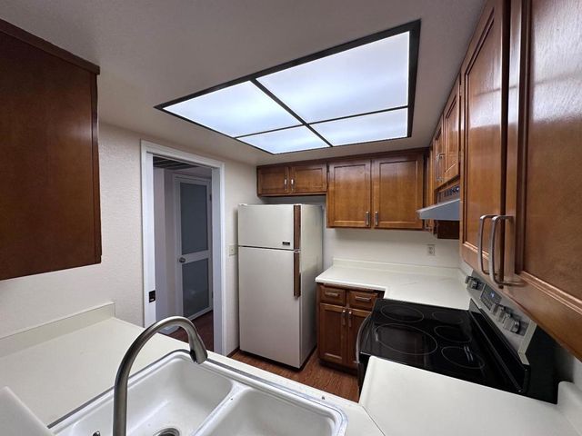 1034 Summermist Court, San Jose, CA 95122