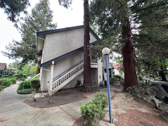 1034 Summermist Court, San Jose, CA 95122