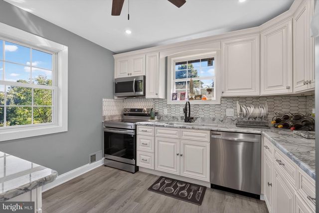 122 CREEKSIDE DR, Enola, PA 17025