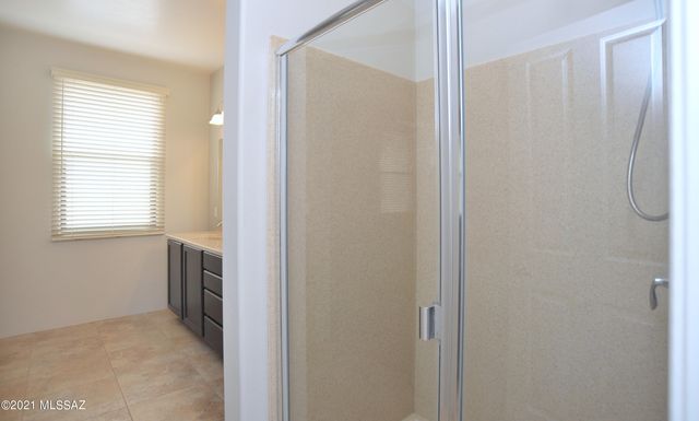 381 E Calderwood Road, Tucson, AZ 85704