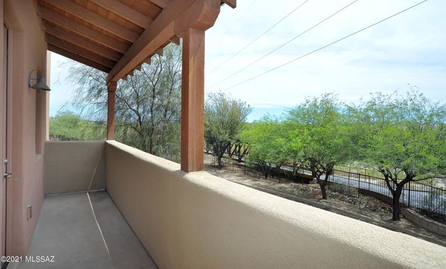 381 E Calderwood Road, Tucson, AZ 85704