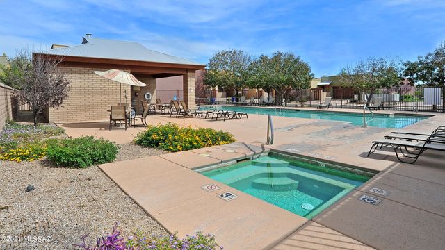 381 E Calderwood Road, Tucson, AZ 85704