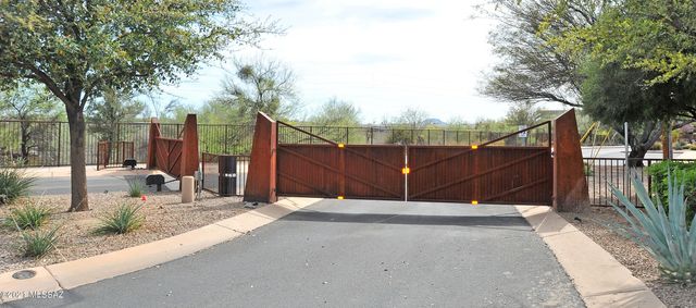 381 E Calderwood Road, Tucson, AZ 85704