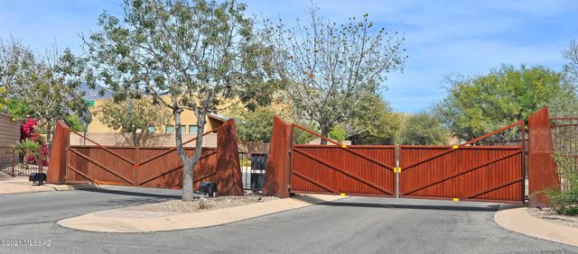 381 E Calderwood Road, Tucson, AZ 85704