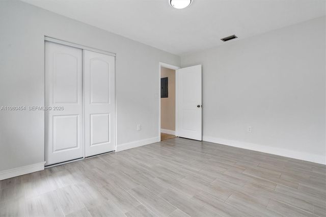 2805 E Lexington Dr, Miramar, FL 33025