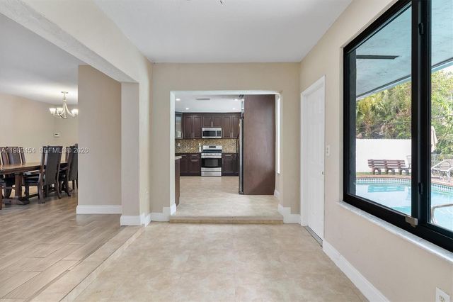 2805 E Lexington Dr, Miramar, FL 33025