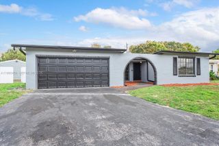 2805 E Lexington Dr, Miramar, FL 33025