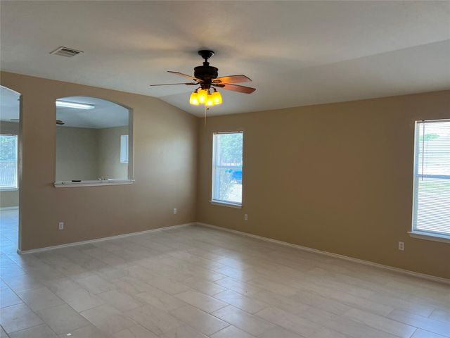 309 Decker DR, Hutto, TX 78634