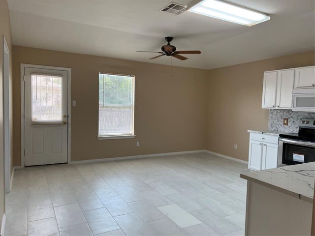 309 Decker DR, Hutto, TX 78634