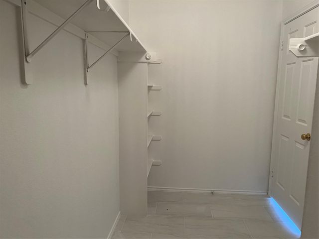 309 Decker DR, Hutto, TX 78634