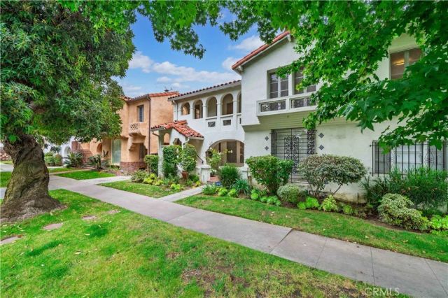 1026 S Crescent Heights, Los Angeles, CA 90035