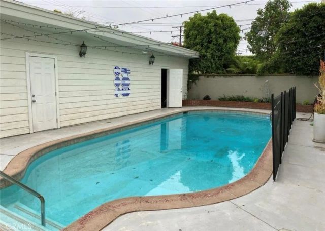 1026 S Crescent Heights, Los Angeles, CA 90035