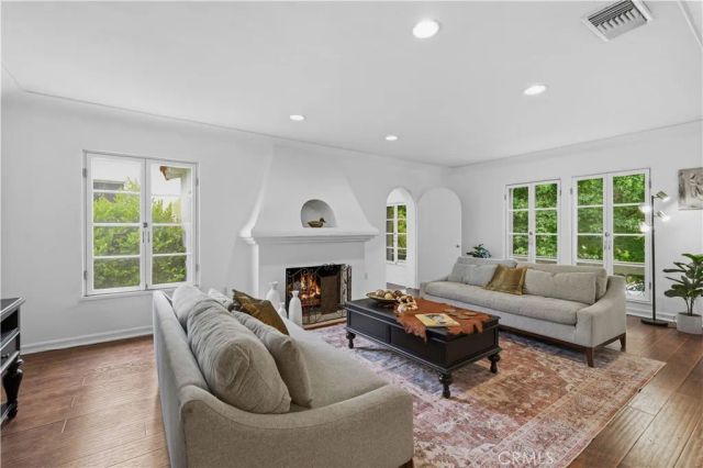 1026 S Crescent Heights, Los Angeles, CA 90035