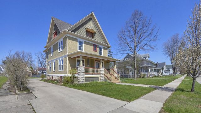 143 E MERRILL AVENUE, Fond Du Lac, WI 54935