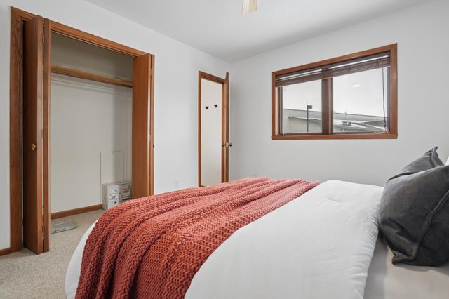 2301 23rd Avenue S, Fargo, ND 58103