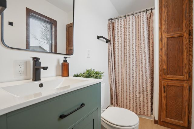 2301 23rd Avenue S, Fargo, ND 58103