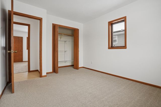 2301 23rd Avenue S, Fargo, ND 58103