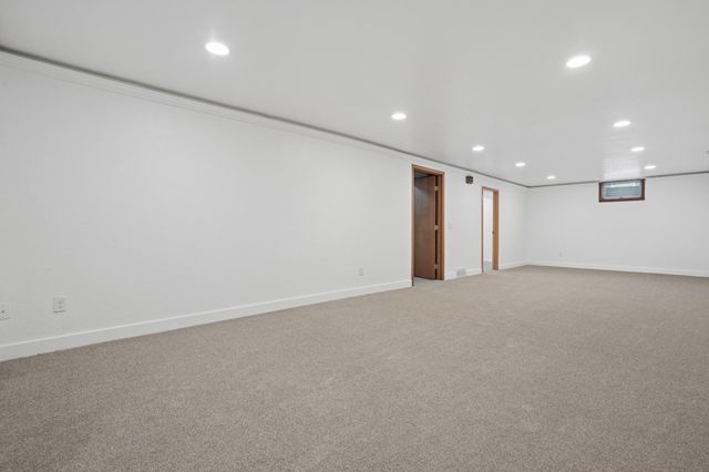 2301 23rd Avenue S, Fargo, ND 58103