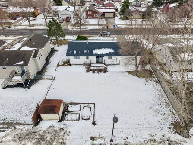 2301 23rd Avenue S, Fargo, ND 58103