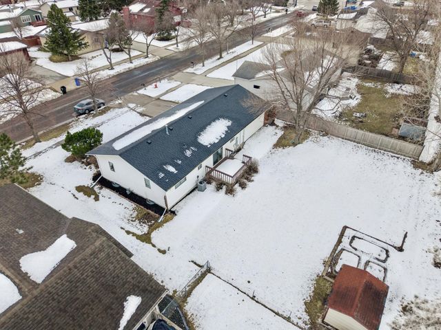 2301 23rd Avenue S, Fargo, ND 58103